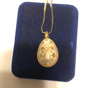 Franklin Mint 24 Kt. Gold embos Easter Egg Pendant